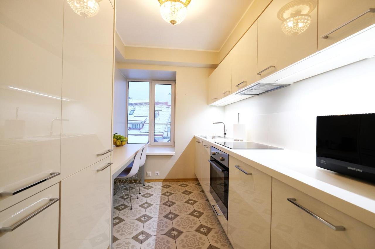 Tallinn City Apartments - 2 Bedroom On Old Town Main Street Viru Экстерьер фото