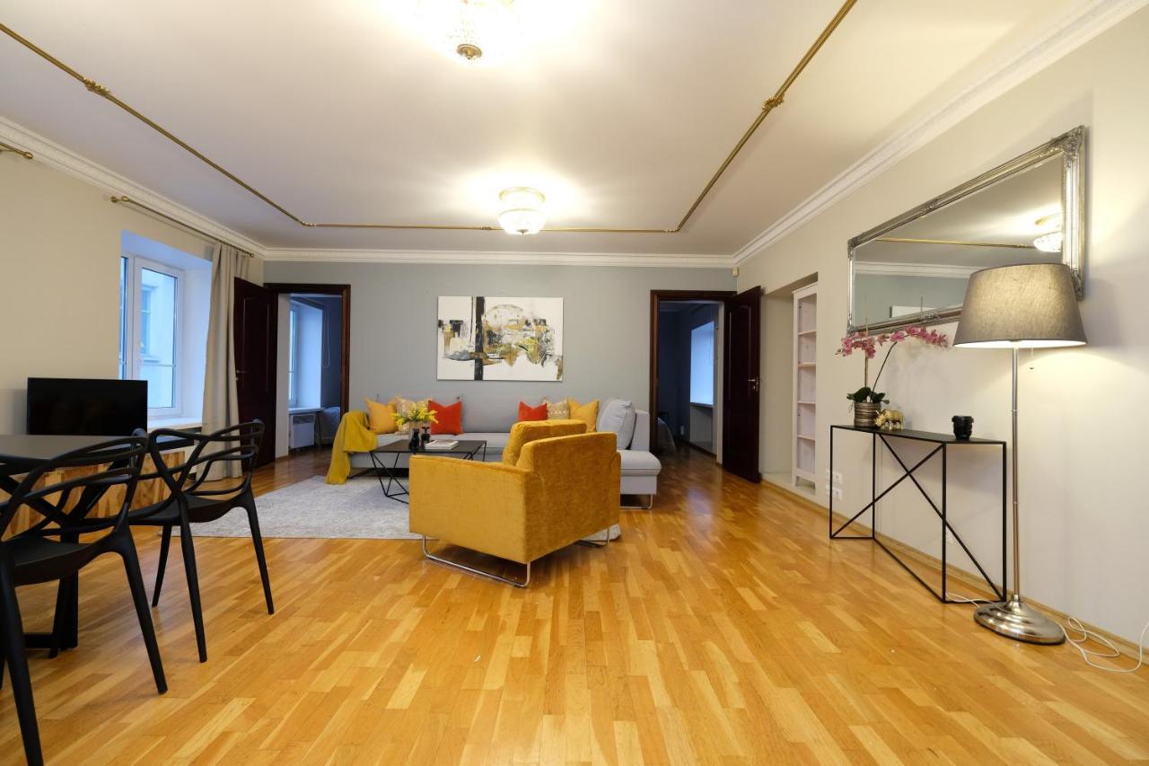 Tallinn City Apartments - 2 Bedroom On Old Town Main Street Viru Экстерьер фото